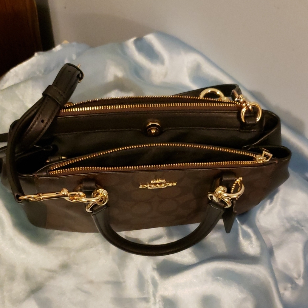 Coach purse - Picture 4 of 4